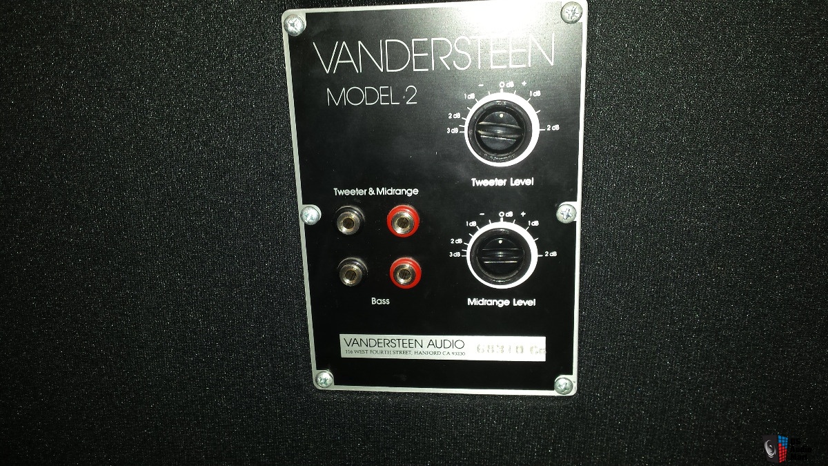 1258644-vandersteen-2ce-loudspeakers