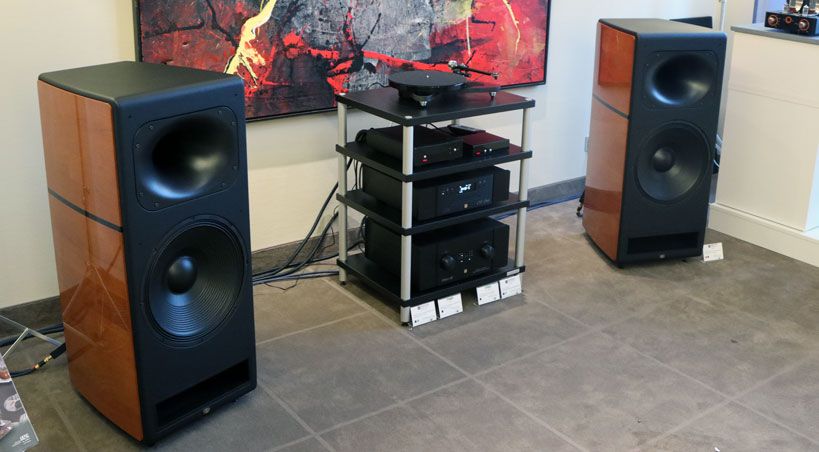 Loa Unison Research Max 2