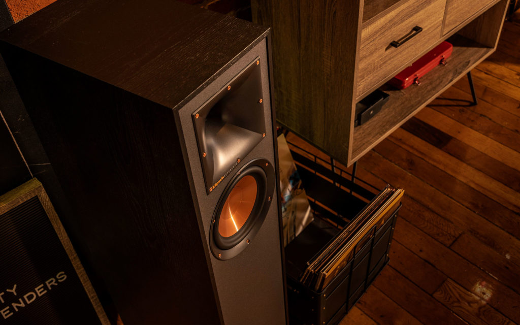 loa Klipsch R-610F mau den