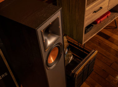 loa Klipsch R-610F mau den