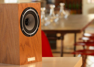 Loa Tannoy Revolution XT Mini nhỏ nhưng đầy nội lực