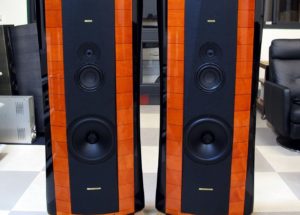 Loa Sonus Faber Elipsa Red mang sự tinh túy đến với người dùng