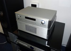 Power ampli Rotel RB-1582MKII mang chất âm ấm áp của người Anh