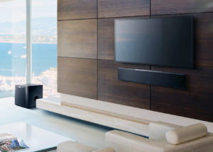 Loa subwoofer Yamaha NS-SW300 tiết kiệm điện năng với chế độ chờ 0.3W