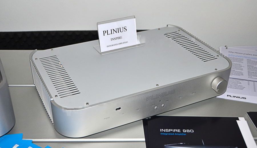 Ampli Plinius Inspire 880 cho phép chơi cả 2 nguồn nhạc analog và digital